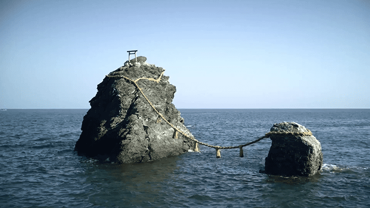 Meotoiwa (the Wedded Rocks)